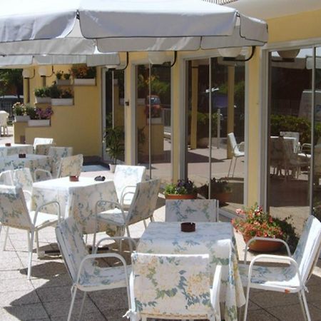Hotel Montecarlo Nord ริมินี ภายนอก รูปภาพ